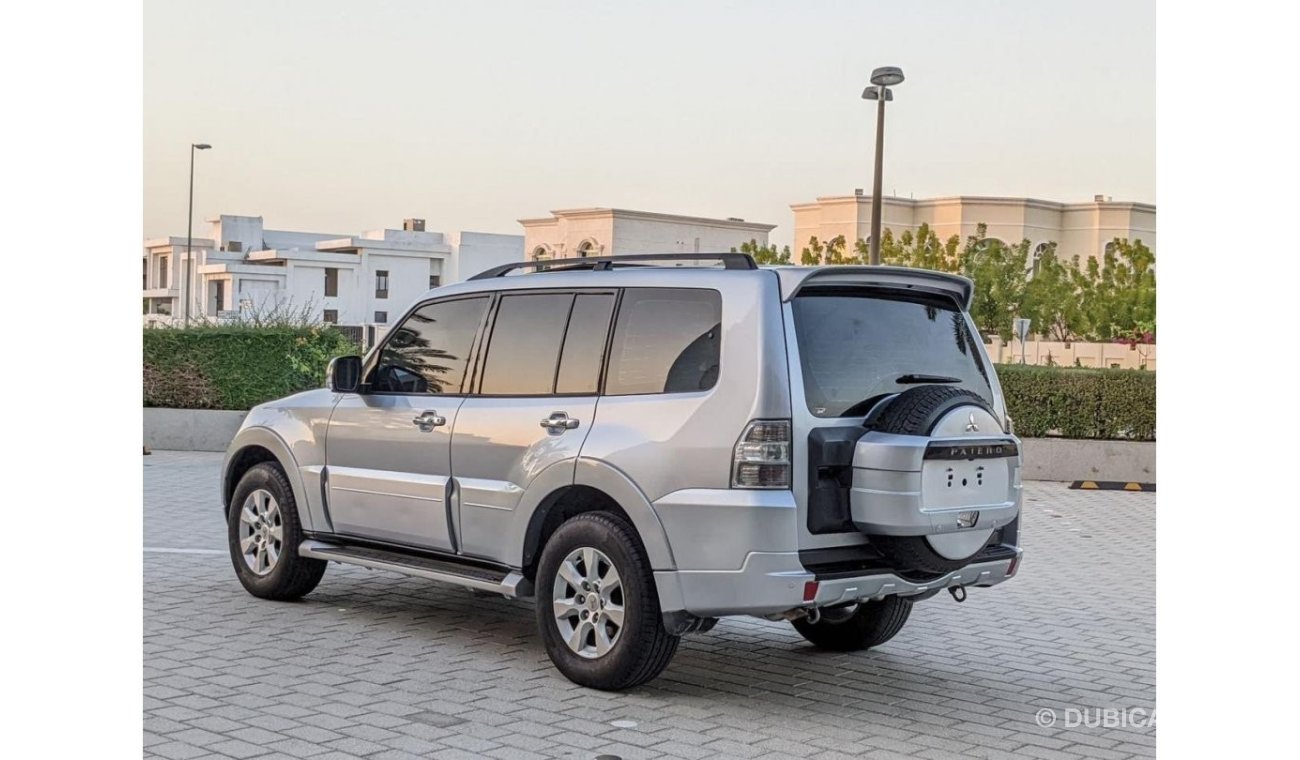 ميتسوبيشي باجيرو Pajero 2012 v6 3.5