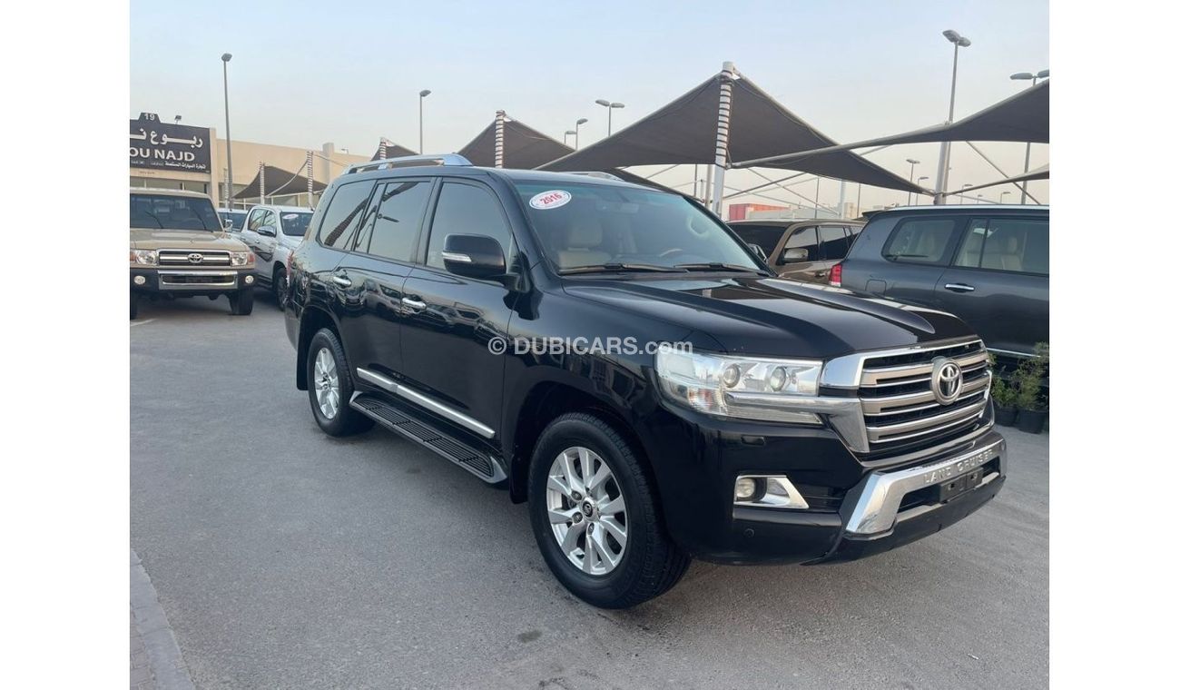 تويوتا لاند كروزر 2016 Toyota Land Cruiser GXR (J200), 5dr SUV, 4.6L 8cyl Petrol, Automatic, Four Wheel Drive. clean c