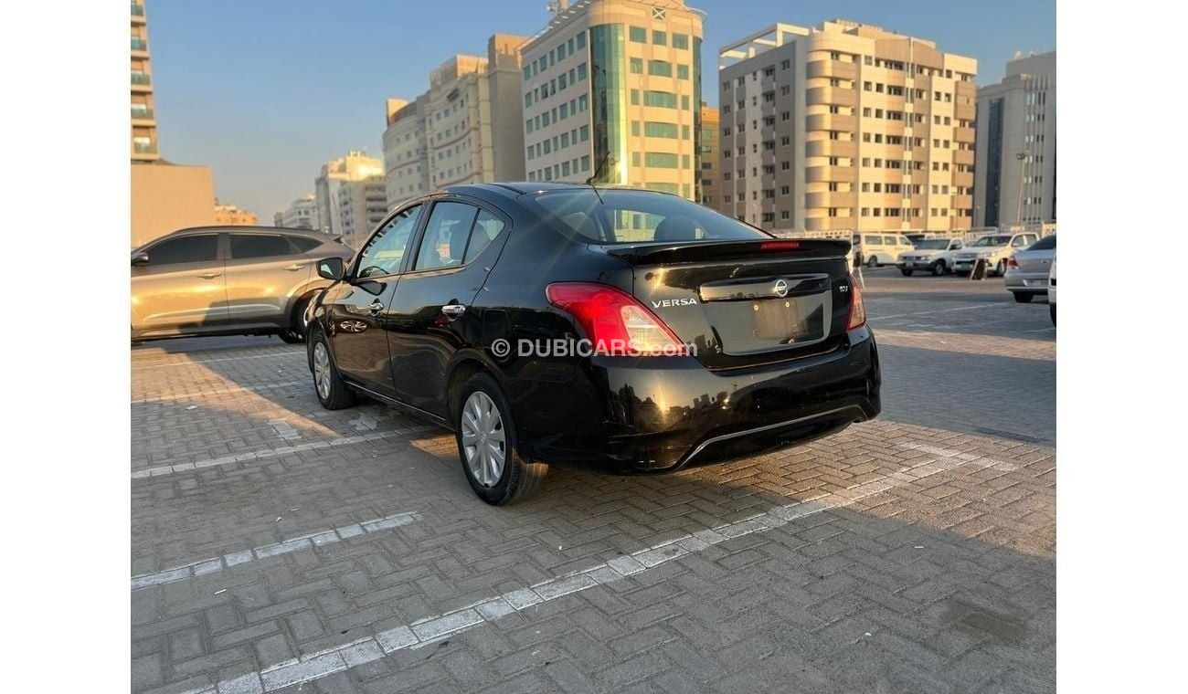 نيسان فيرسا Very clean car