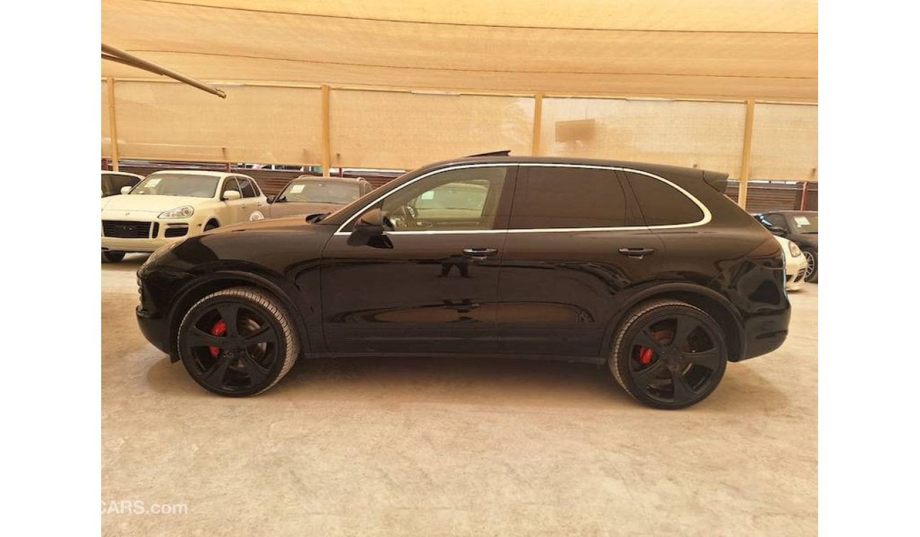 بورش كايان PORSCHE CAYENNE S 4.8L 2011 WITH SUNROOF, REAR FLIPDOWN MONITOR, DRIVE RECORDER AND 22 INCH ALLOYS