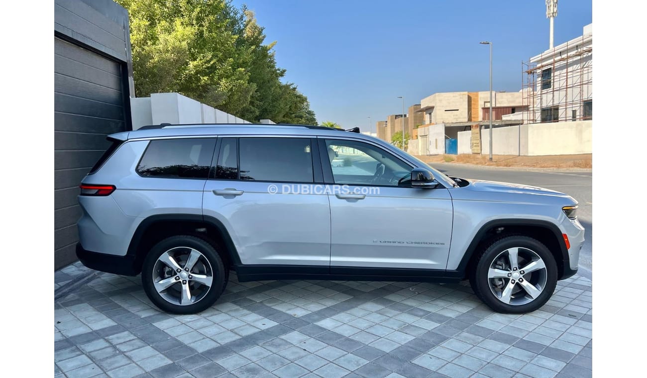 جيب جراند شيروكي Jeep Grand Cherokee L Clean title without accident orginal paint Full option Limited