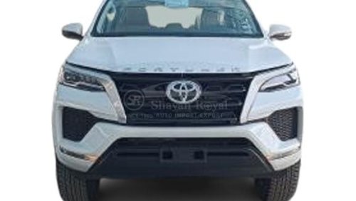 Toyota Fortuner LHD 2.4L DIESEL E 4X4 AT_24YM