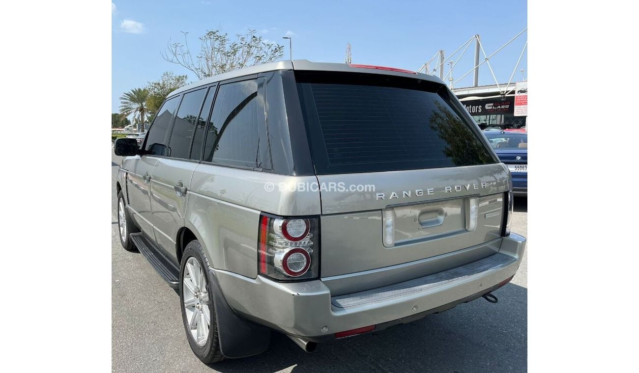 لاند روفر رينج روفر (آخر) 2011 range rover vouge super charged gcc first owner clean car