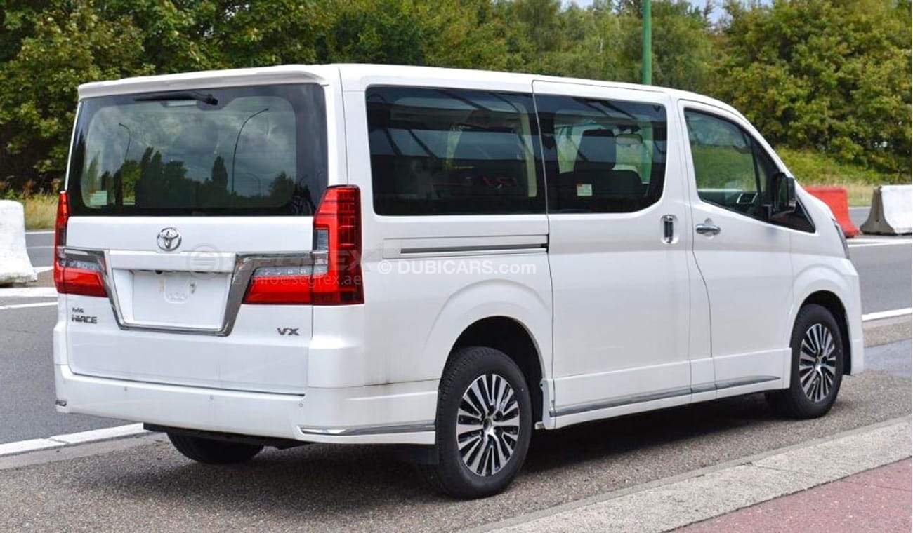 تويوتا هاياس 2022 Model Toyota Hiace VX, 9-Seater, 2.8L Diesel 6A/T