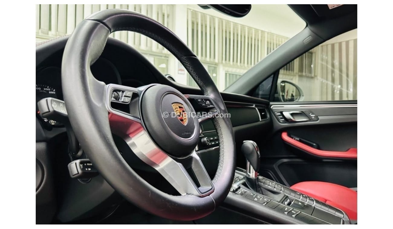 Porsche Macan Std GCC .. Perfect Condition .. Original Paint .. Top Range