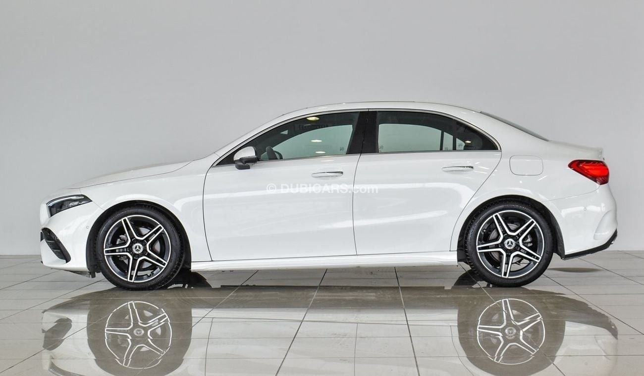 Mercedes-Benz A 200 Saloon / Reference: VSB 33609 Certified Pre-Owned with up to 5 Years Service Package* and 5 Years Wa