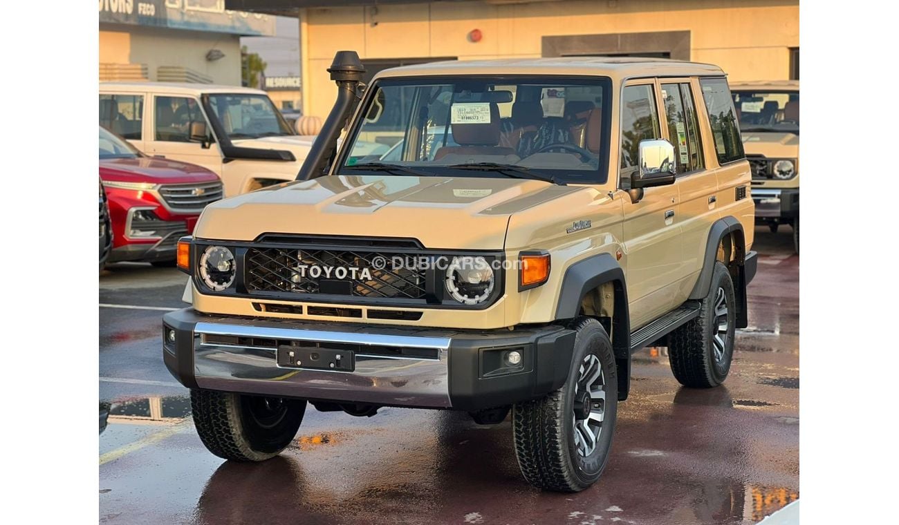 تويوتا لاند كروزر 70 Toyota Land Cruiser Hard Top 2024 LC76 4.0