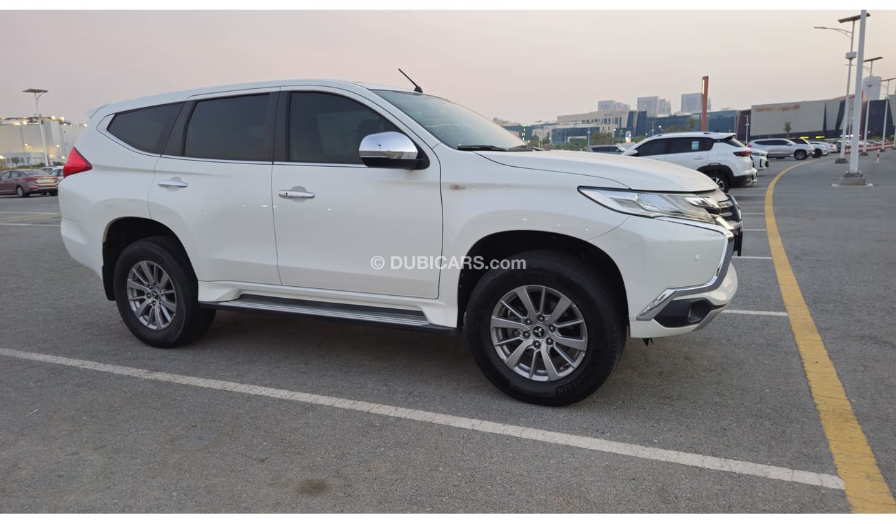 ميتسوبيشي مونتيرو سبورت GLS Premium 3.0L (7 Seater)