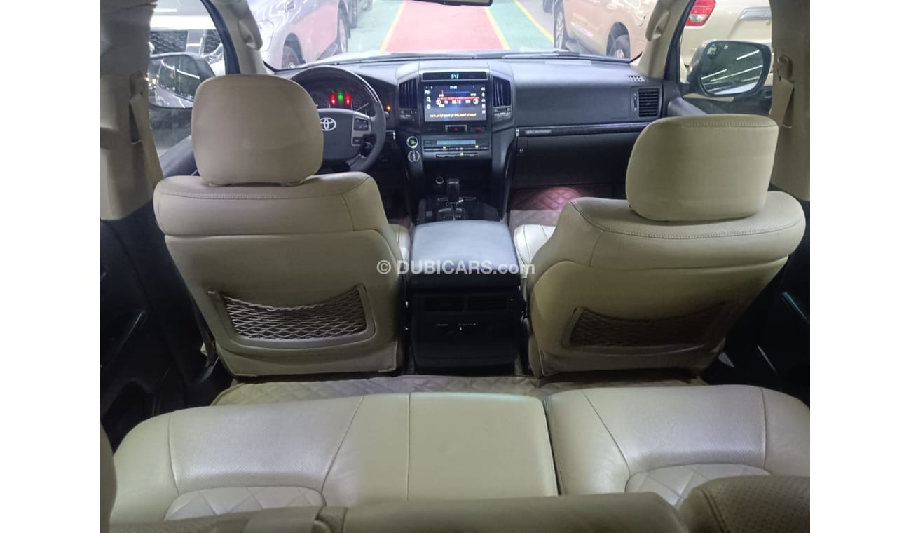 Toyota Land Cruiser GXR 4.6L