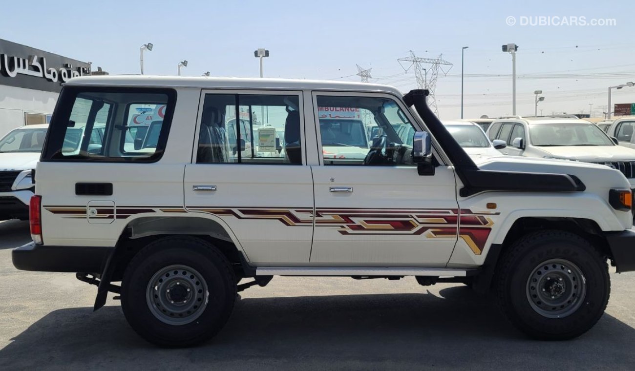 Toyota Land Cruiser Hard Top TOYOTA LC76 DIESEL 4.5L V8 TURBO MODEL YEAR 2024 COLOR WHITE