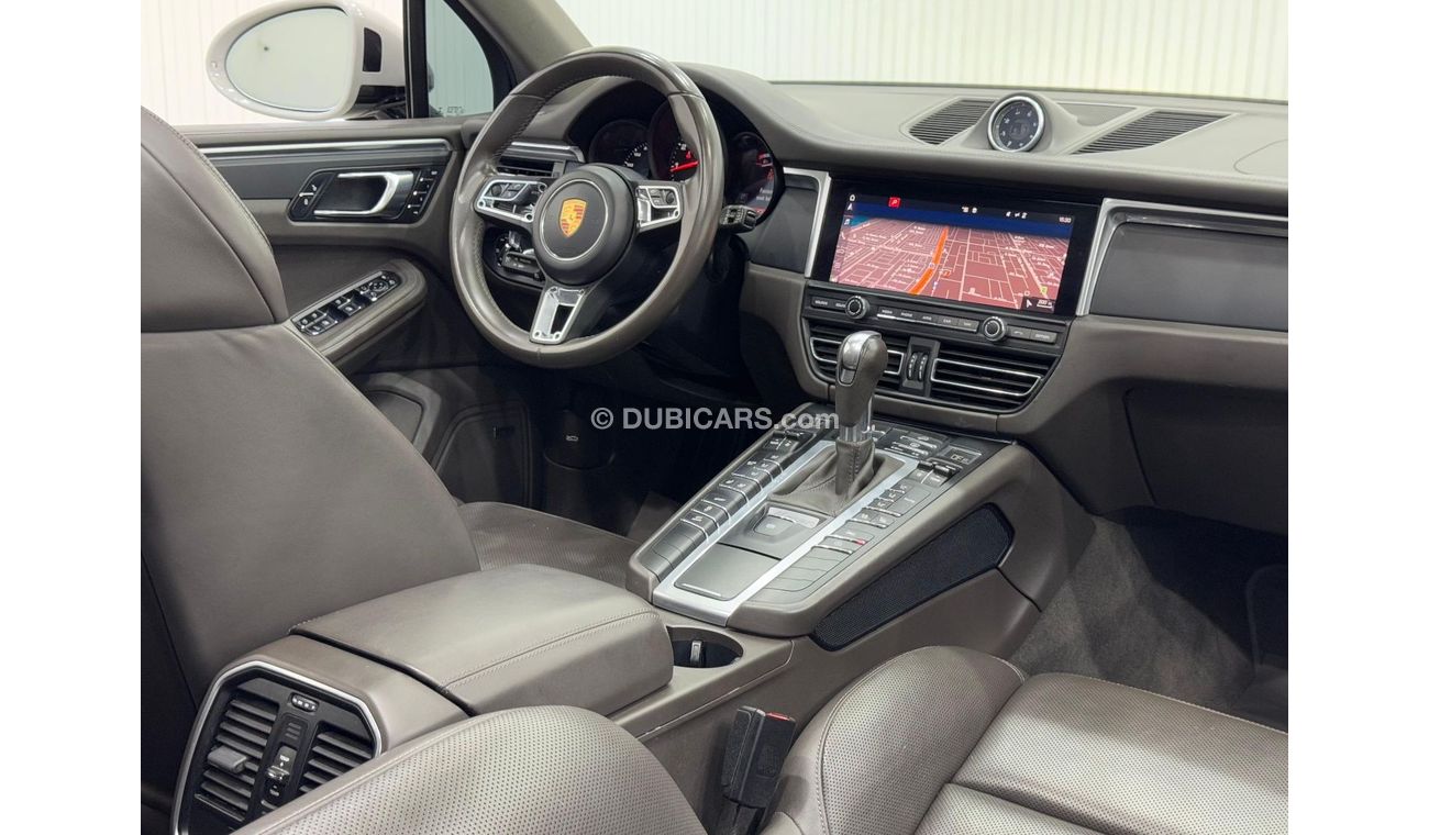 Porsche Macan Std 2.0L (252 HP) 2019 Porsche Macan, Warranty, Full Service History, Sport Chrono Package, Full Opt