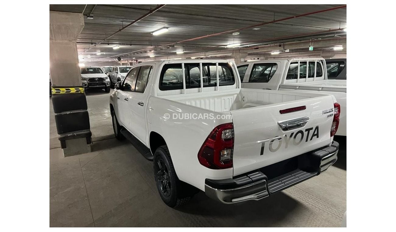 تويوتا هيلوكس Toyota Hilux 2.4 DSl Automatic Transmission Wide Body