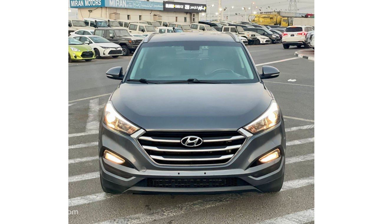 Hyundai Tucson 2017 Hyundai Tucson Limited 2.0L V4 GDi Premium - Push Start - 4x4 AWD - 75,000 mileage