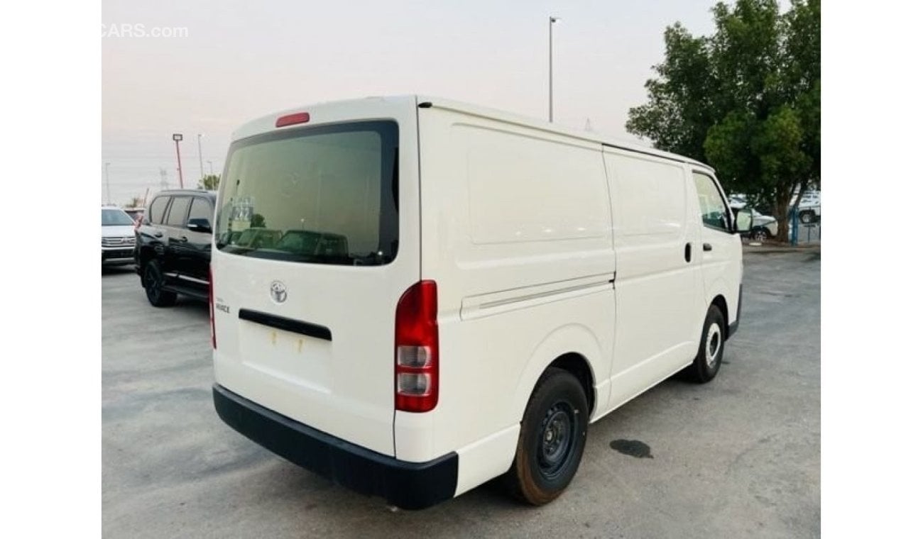 تويوتا هاياس Toyota Hiace Delivery VAN 2.5L Diesel M/T