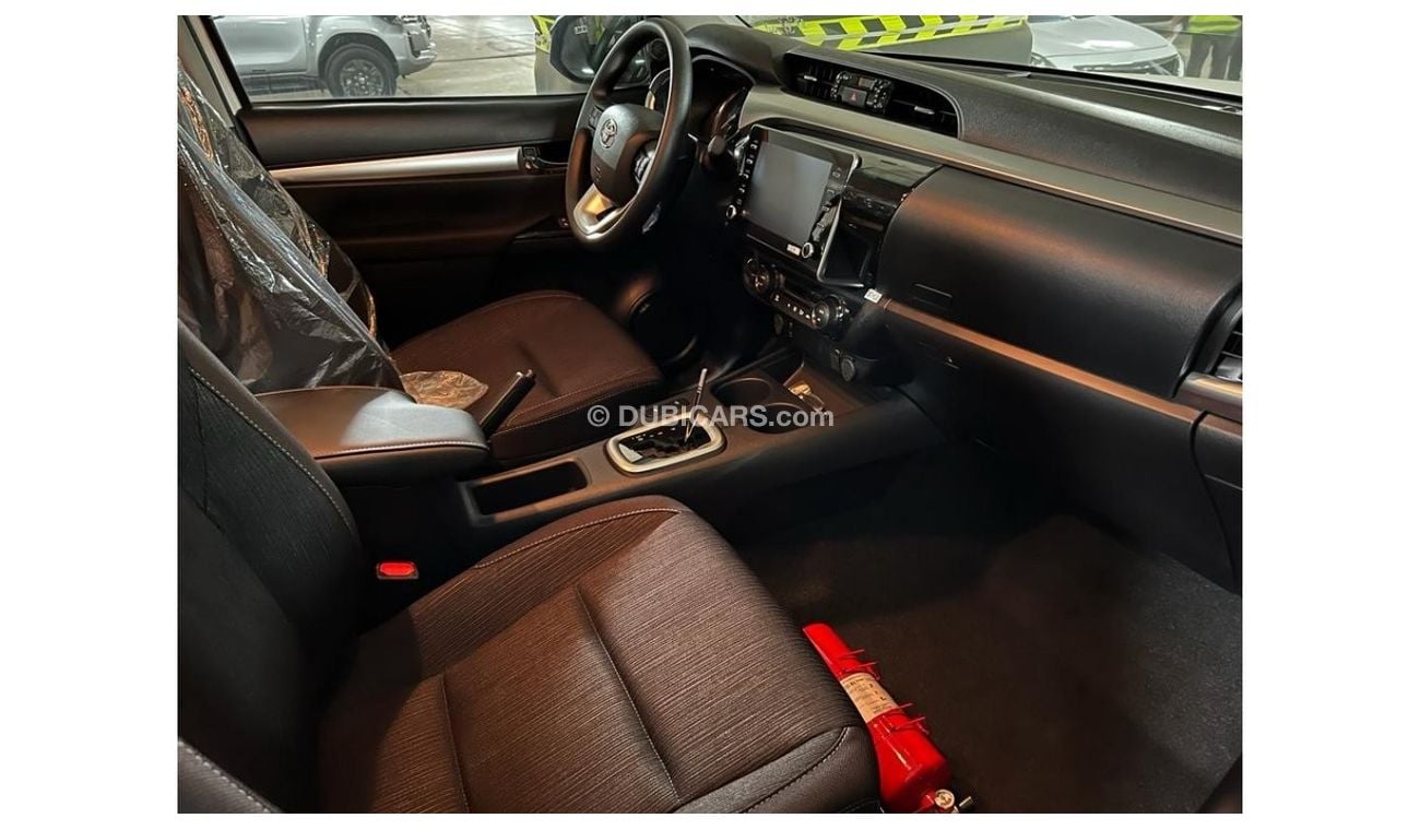 تويوتا هيلوكس Toyota Hilux 2.4 DSl Automatic Transmission Wide Body