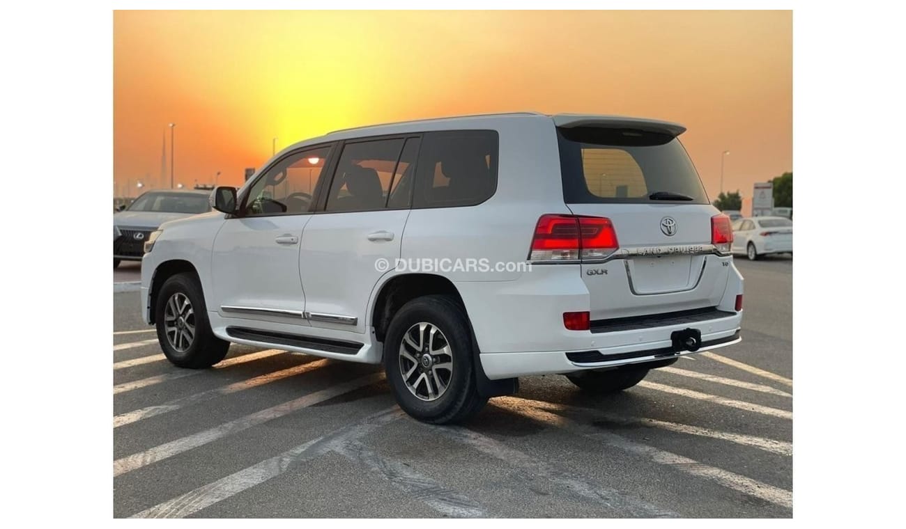 تويوتا لاند كروزر 2016 Toyota Land Cruiser GXR+ V6 4.0L - No accident - 111,000 Km