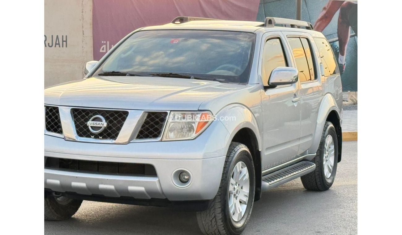 Nissan Pathfinder LE 3.5L In excellent condition and requires no expenses