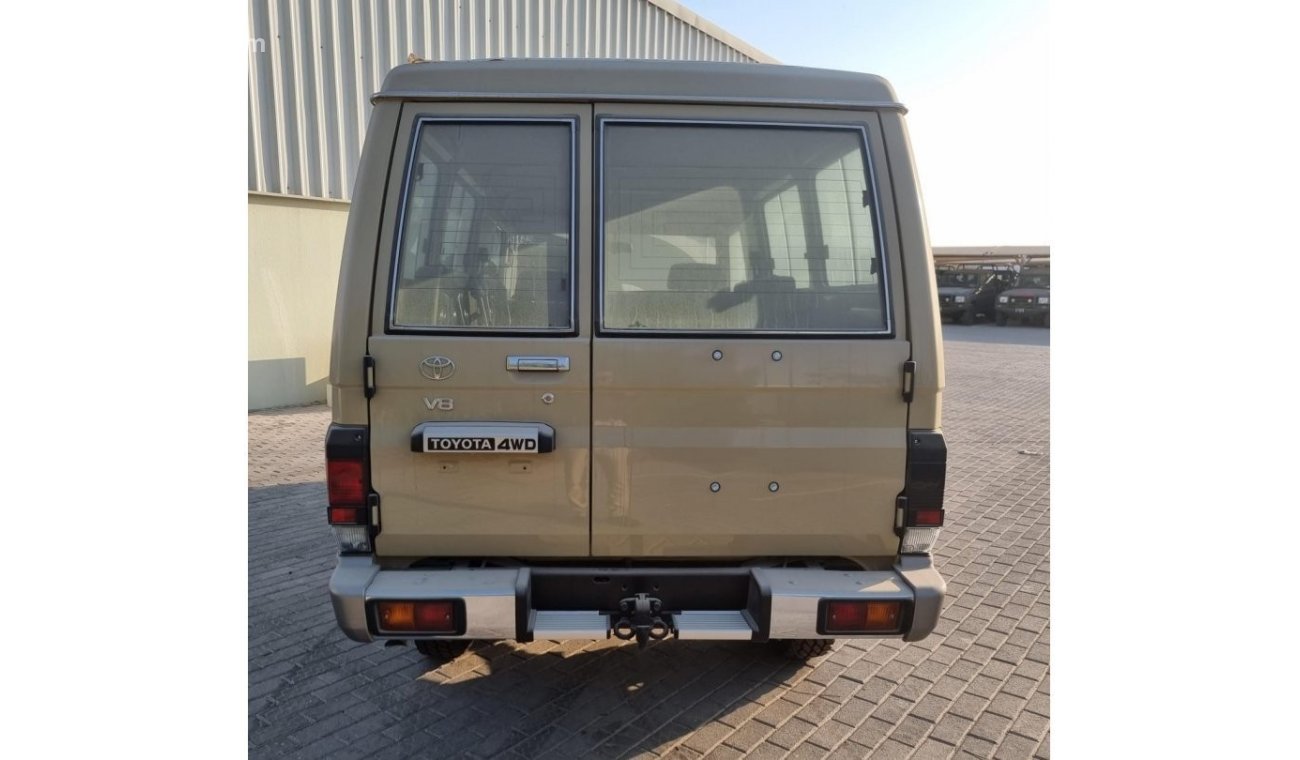 Toyota Land Cruiser Hard Top Toyota LC 78 4.5 DSL HTOP BEIGE COLOR