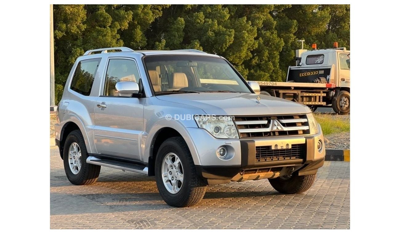 Mitsubishi Pajero Speed stabiliser, Gulf specifications, original paint, four-wheel drive,