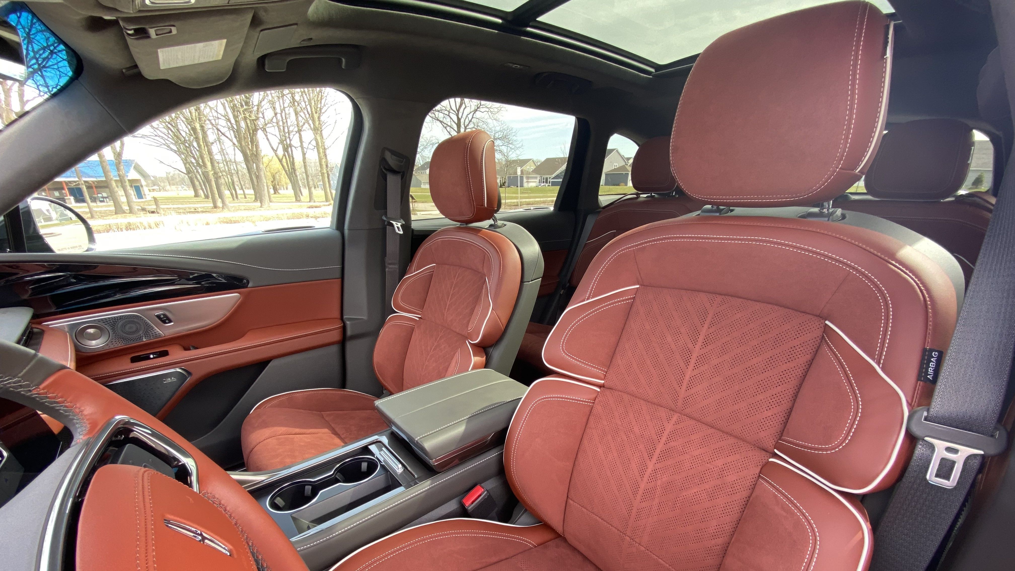 لينكولن ناوتيلوس interior - Seats