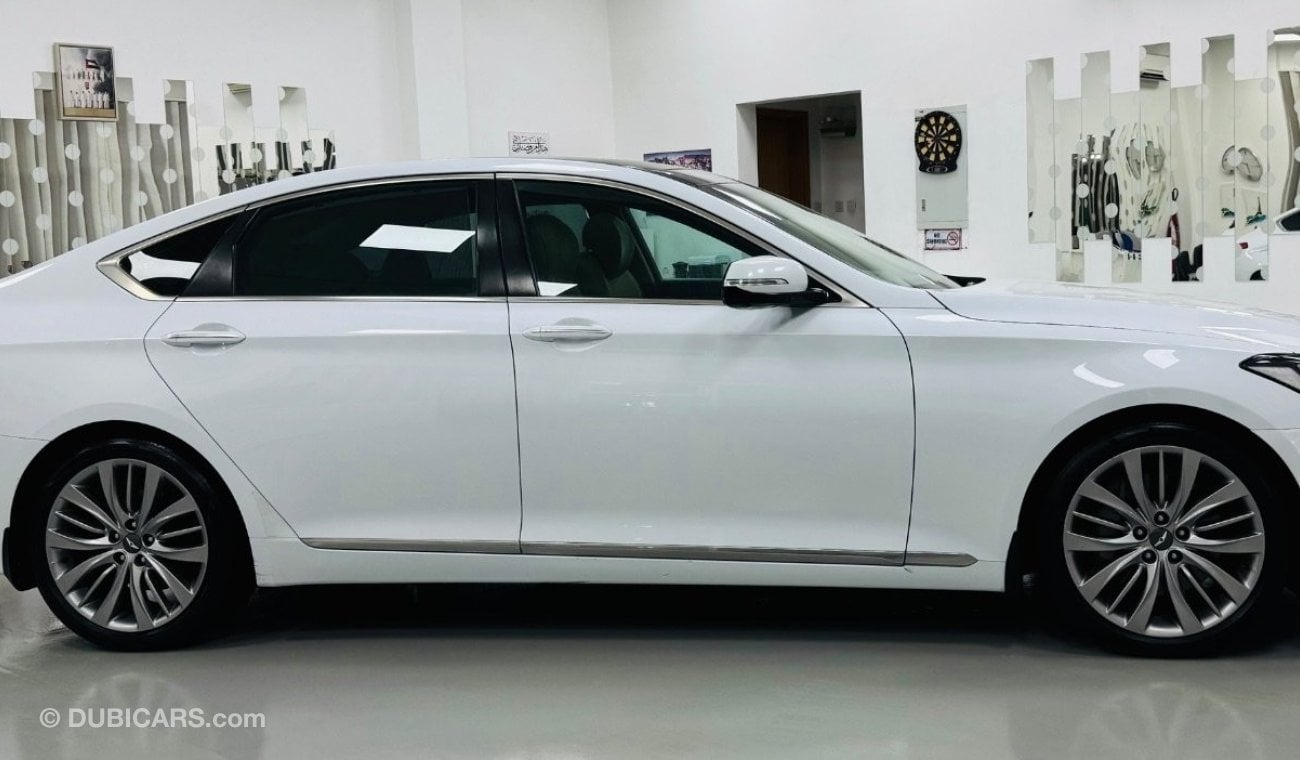 Hyundai Genesis Royal GCC .. Original Paint .. V6 .. Perfect Condition .. Top Range .