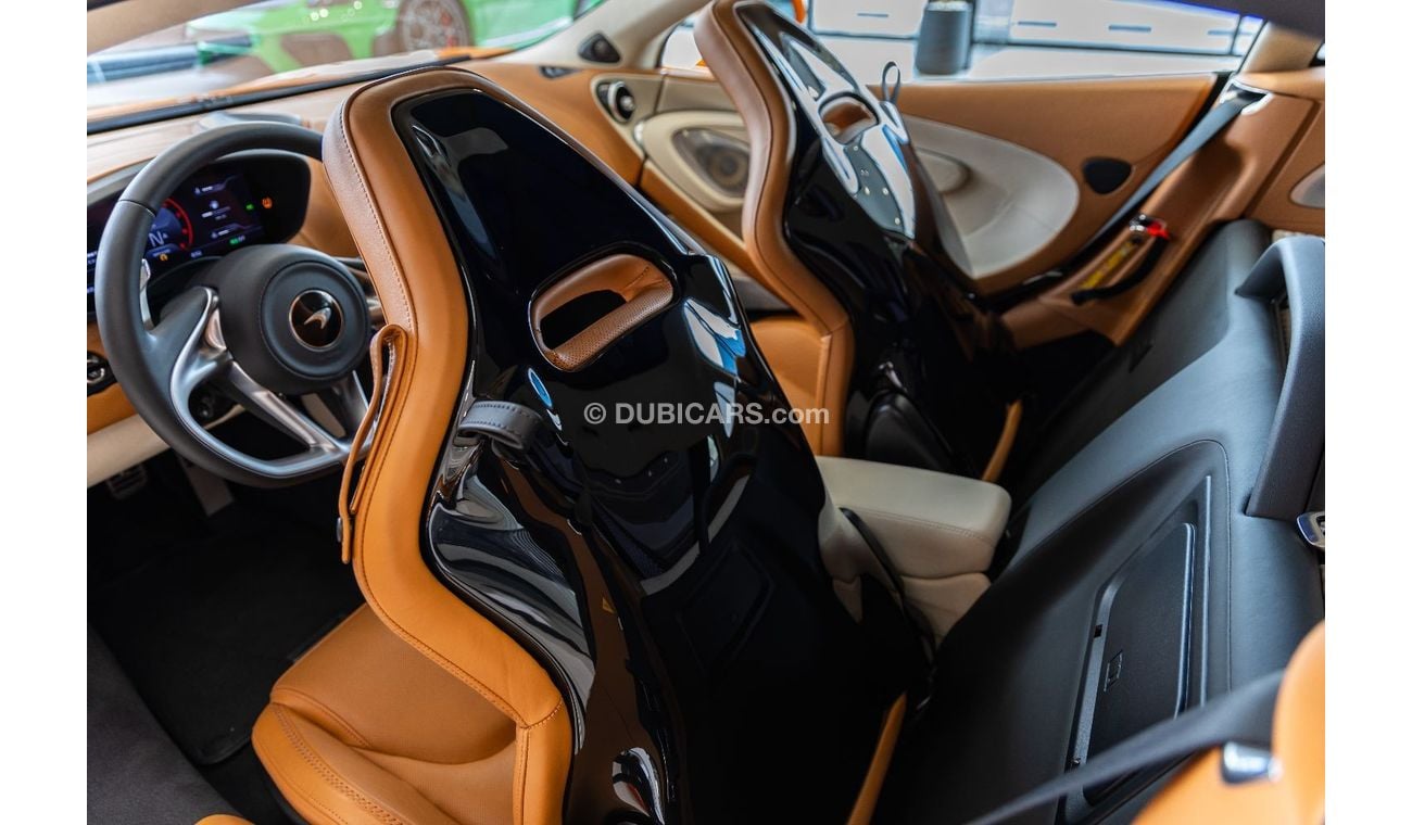 McLaren GT McLaren GT, 2 Tone Interior Exterior, Panoramic, Excellent Condition, 2022