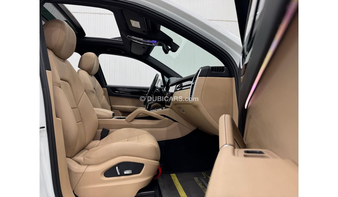 Porsche Cayenne Std 3.0L (335 HP) 2018 Porsche Cayenne, Warranty, Full Service History, Excellent Condition, GCC