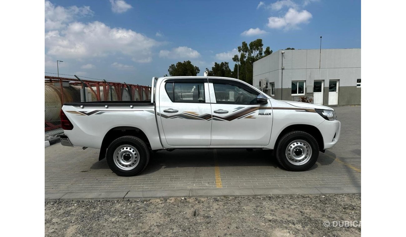 تويوتا هيلوكس 2024 YM TOYOTA HILUX 2.7L 4WD AT LOW OPTION