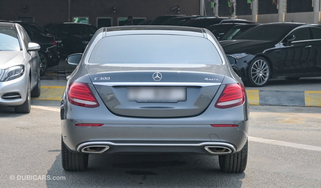 مرسيدس بنز E300 4Matic