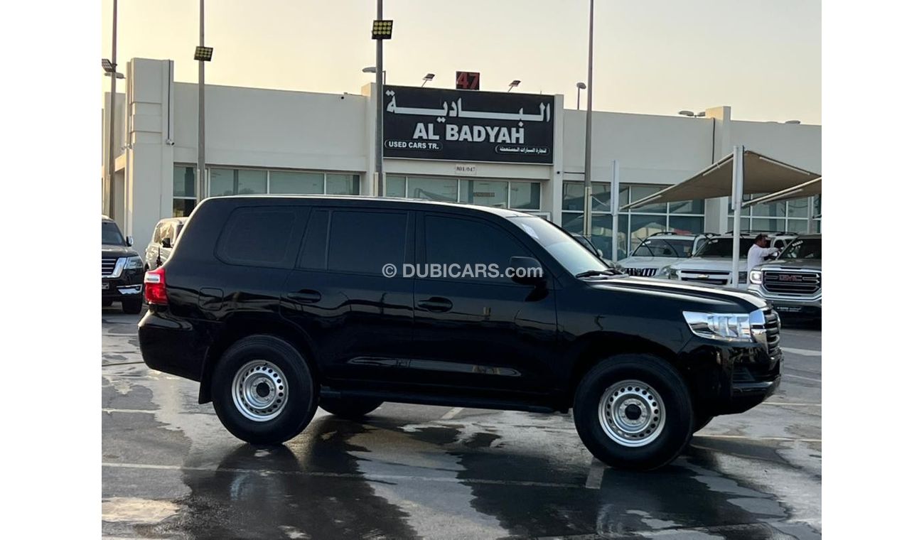 Used Toyota Land Cruiser Safari 2014 for sale in Sharjah - 512786