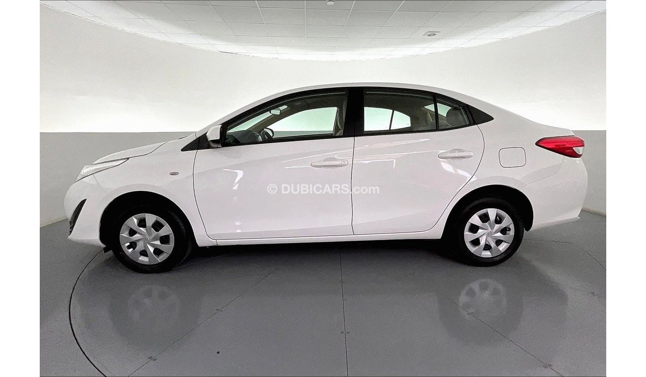 Toyota Yaris SE / E