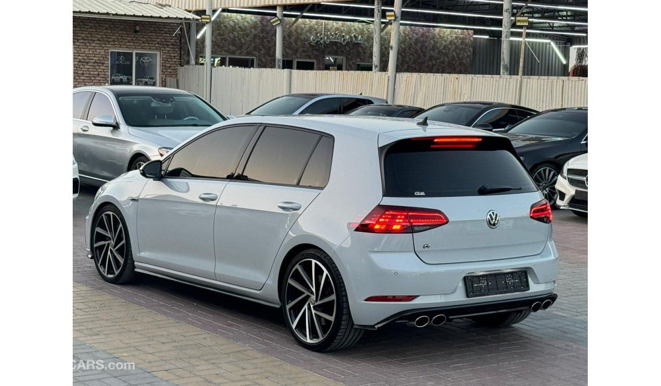 Volkswagen Golf R