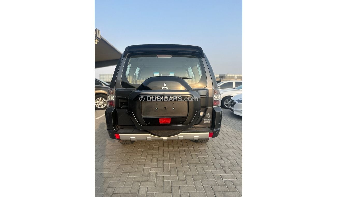 Mitsubishi Pajero GLS Highline 3.8L (236 HP)