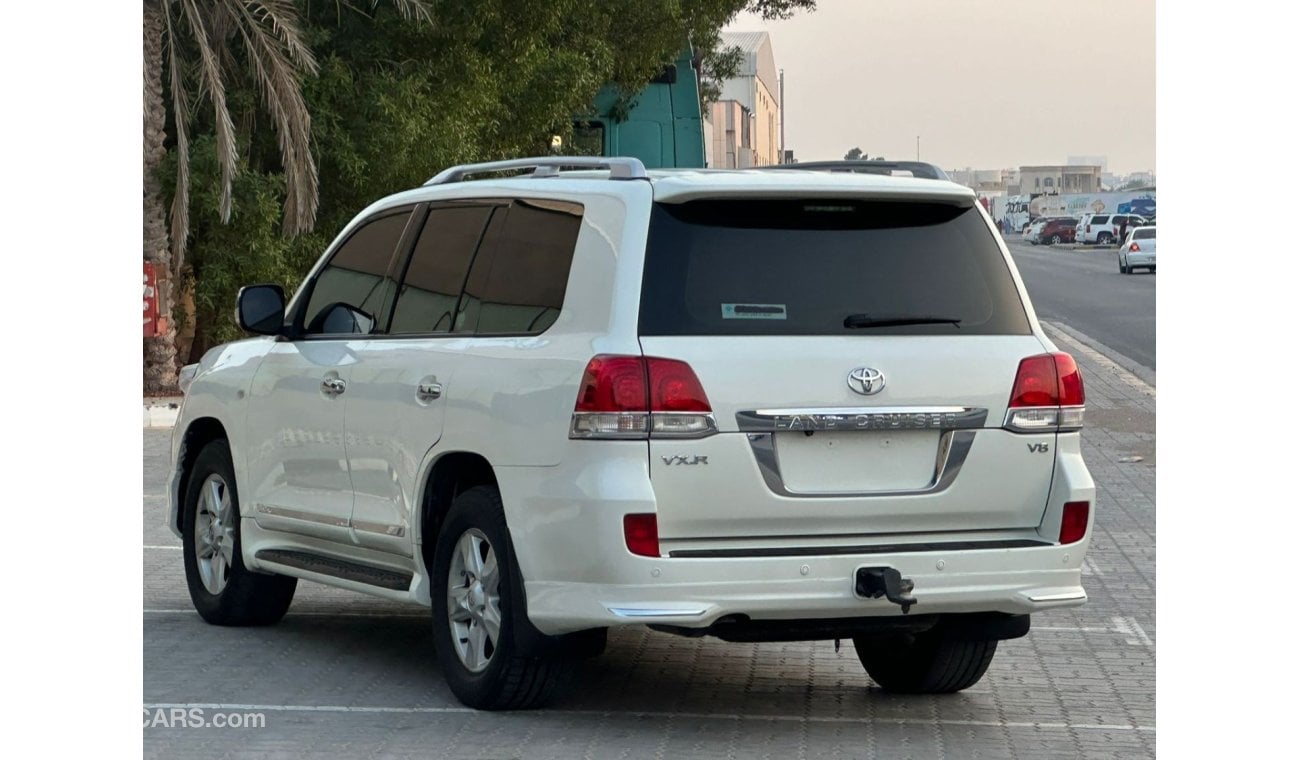 Toyota Land Cruiser VXR V8