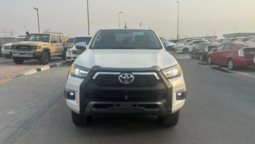 Toyota Hilux Toyota Hilux SR5 2019 White color