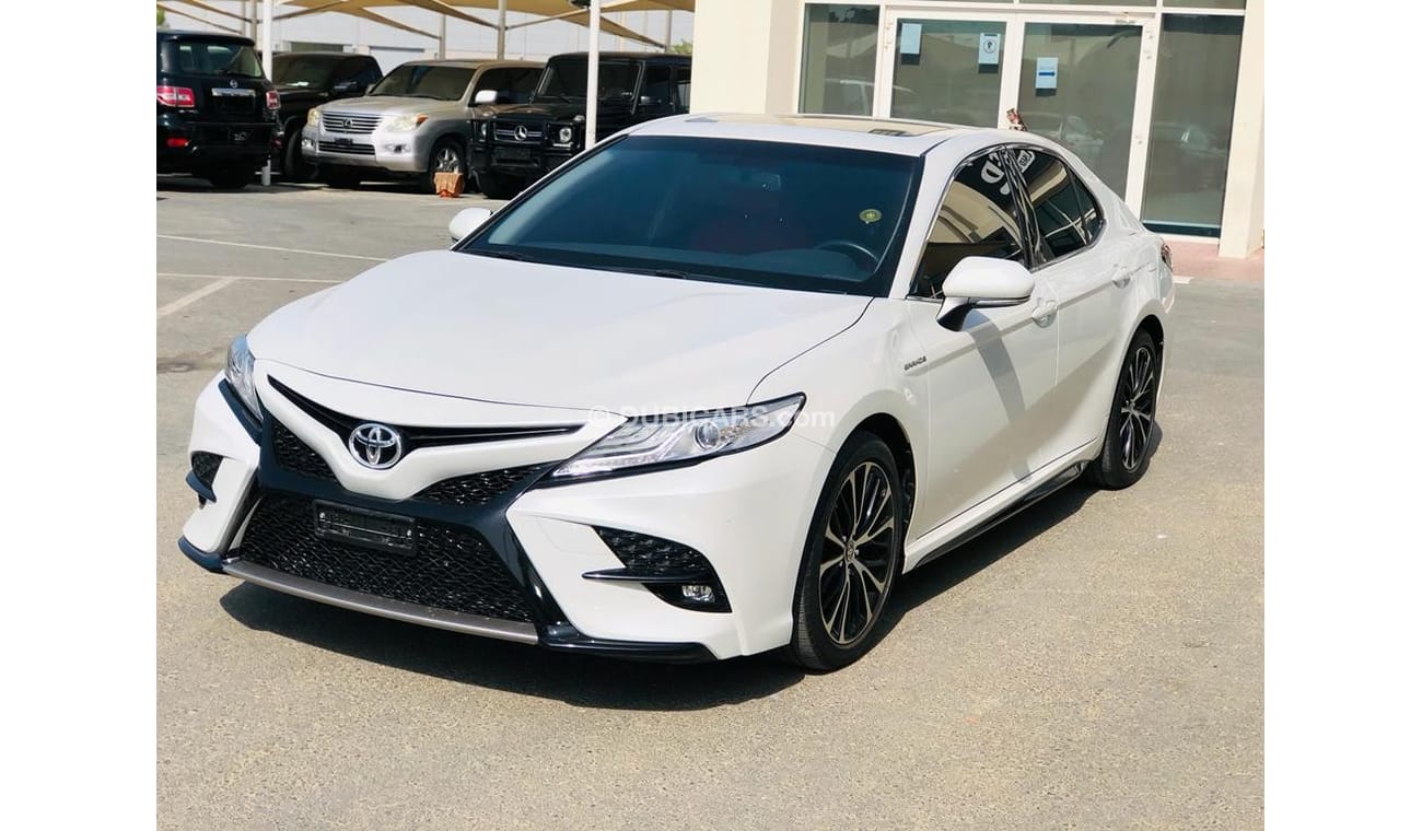 Used Toyota Camry Grand sport V6 under was 2020 for sale in Sharjah ...