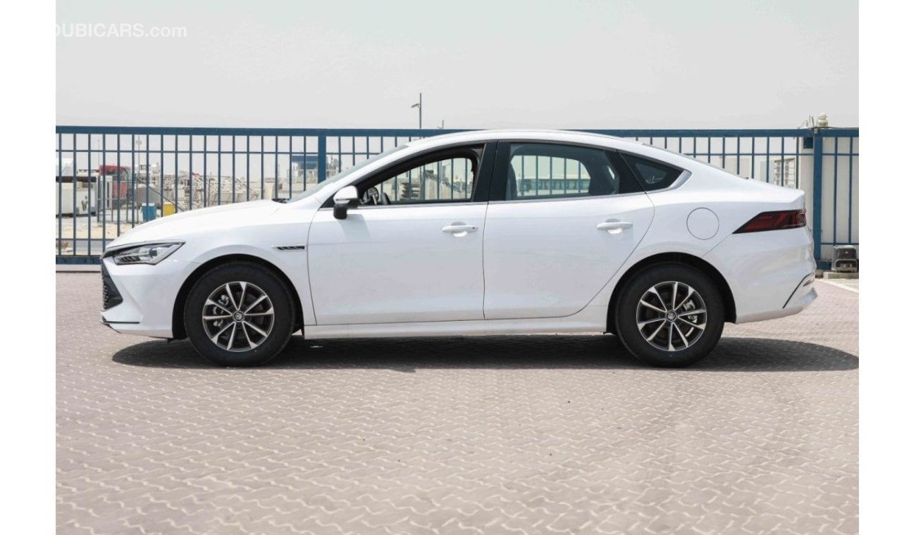 بي واي دي QIN PLUS 2024 BYD Qin Plus DM-i Honor Lead 1.5 plug-in Hybrid - أبيض من الداخل بني | للتصدير فقط