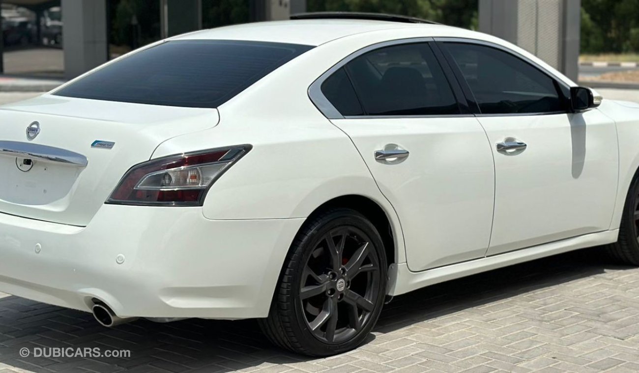 Nissan Maxima SE