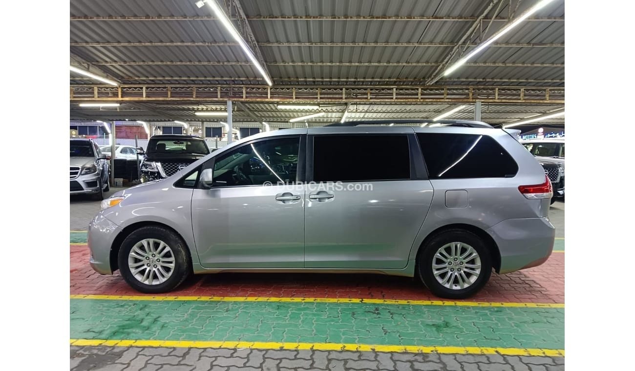 Toyota Sienna Top