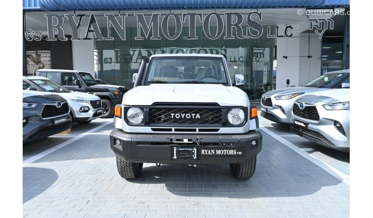 تويوتا لاند كروزر هارد توب Toyota Land Cruiser Hard Top, 4.5L V8 Turbo Diesel Manual Transmission, Model 2024