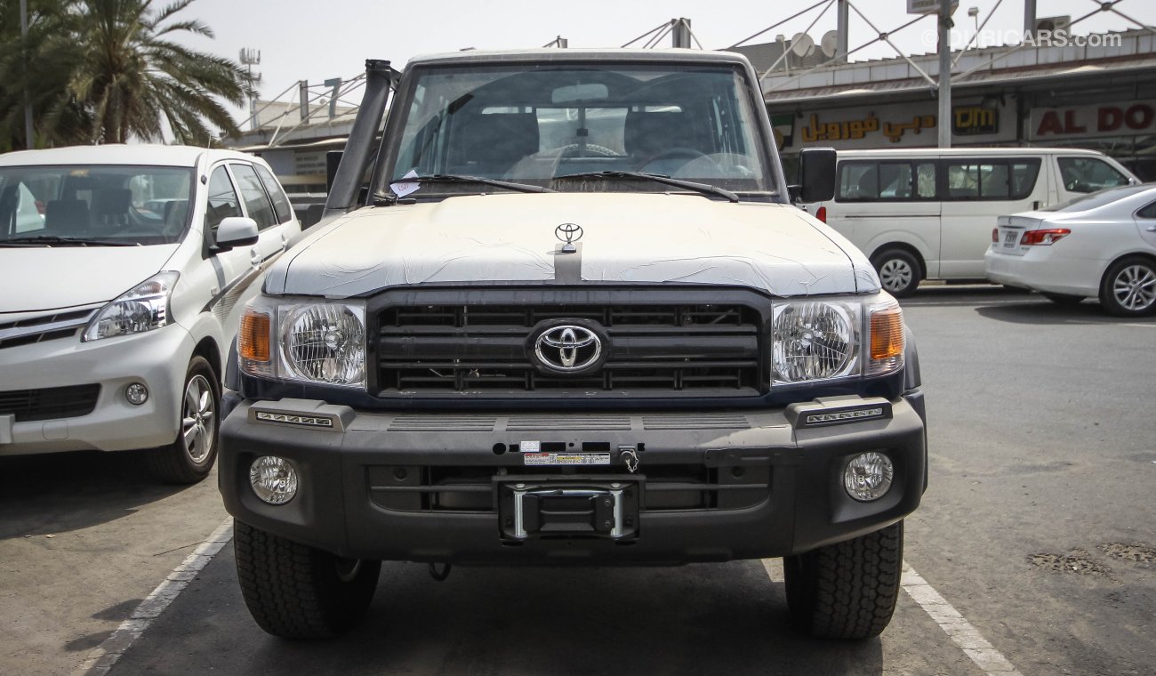 تويوتا لاند كروزر LC79 Double Cab Pickup  V6 4.0L