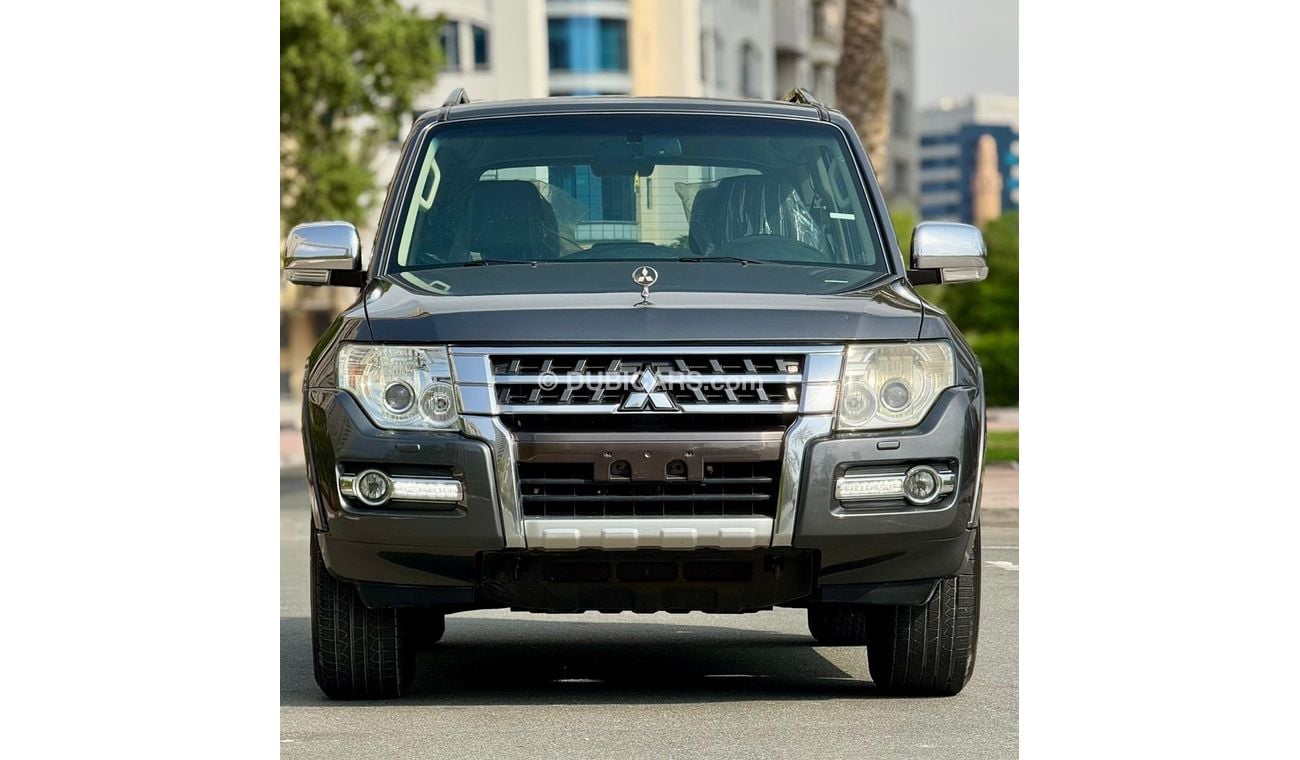 ميتسوبيشي باجيرو GLS Mid 3.5L (189 HP) (5 Seater)