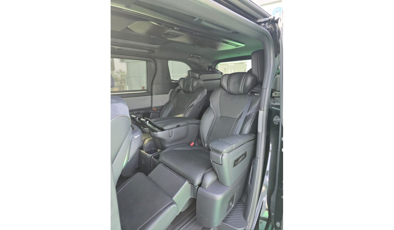 لكزس LM 350h LUXURY VAN 2.5L HYBRID 2024