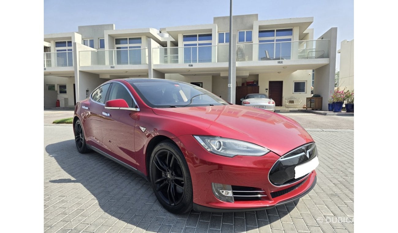 تسلا Model S 85 - GCC - Full Tesla Service History