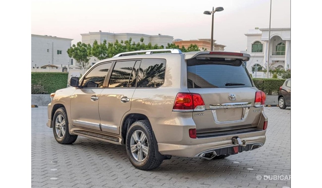 تويوتا لاند كروزر Toyota Land Cruiser 2015 VXR LHD