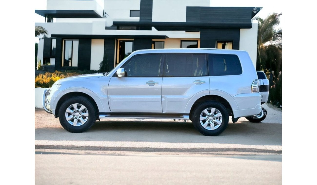 ميتسوبيشي باجيرو GLS 3.5L (186 HP) (5 Seater) AED 730 PM | MITSUBISHI PAJERO 3.5L V6 GLS | MINT CONDITION | GCC | 4WD