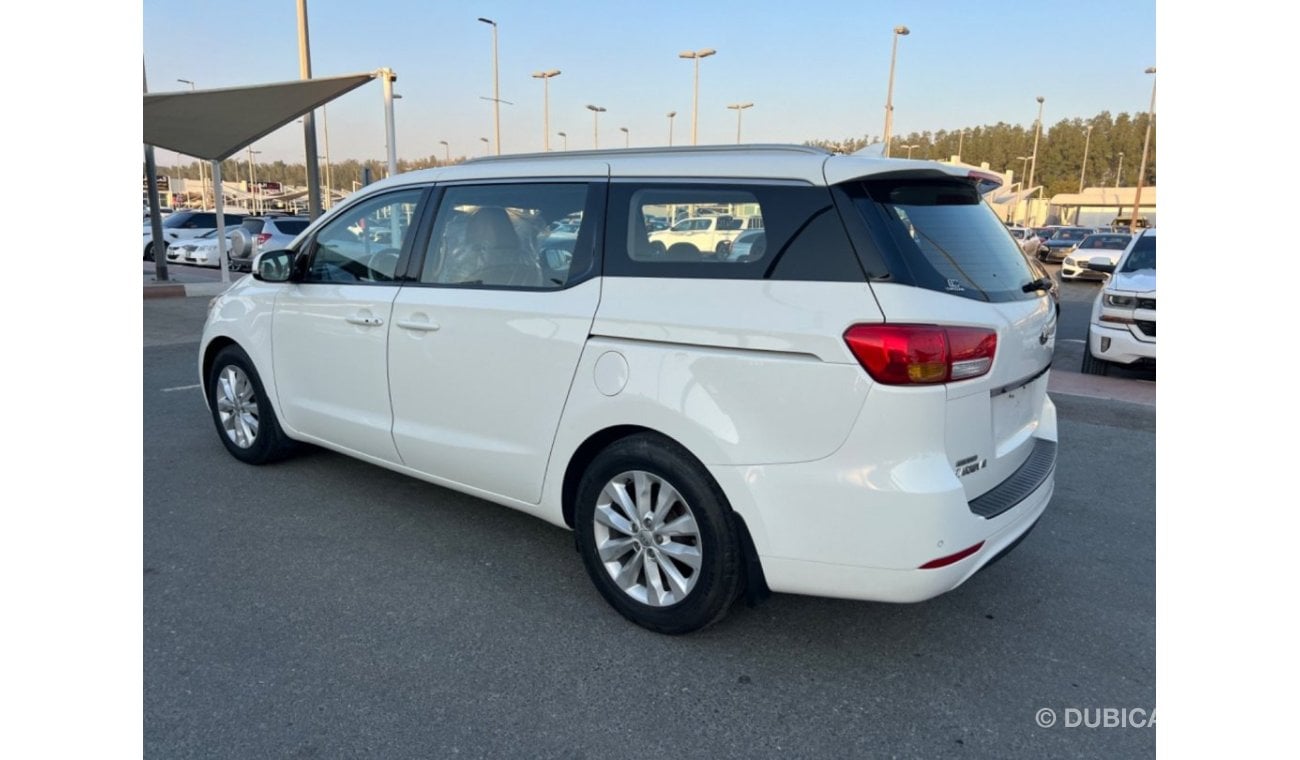 كيا كارنيفال 2016 Kia carnival Lx