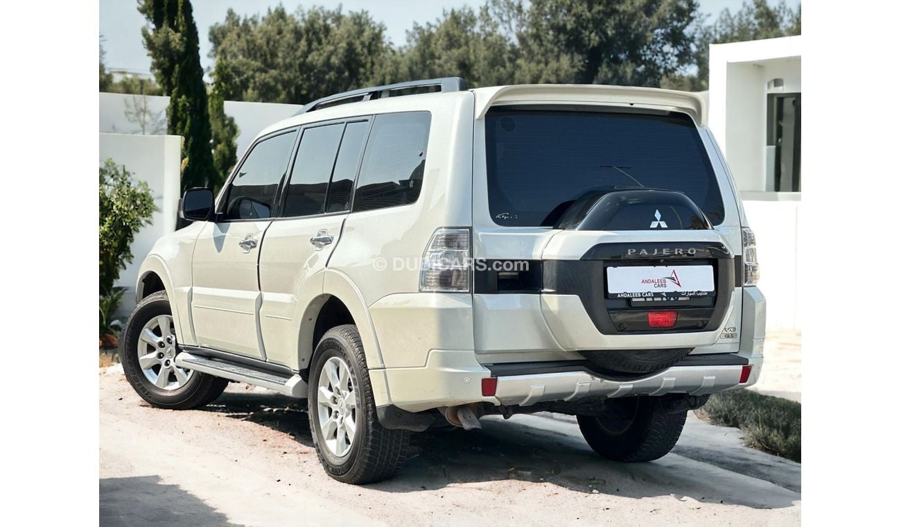 Mitsubishi Pajero GLS 3.5L (186 HP) (7 Seater)