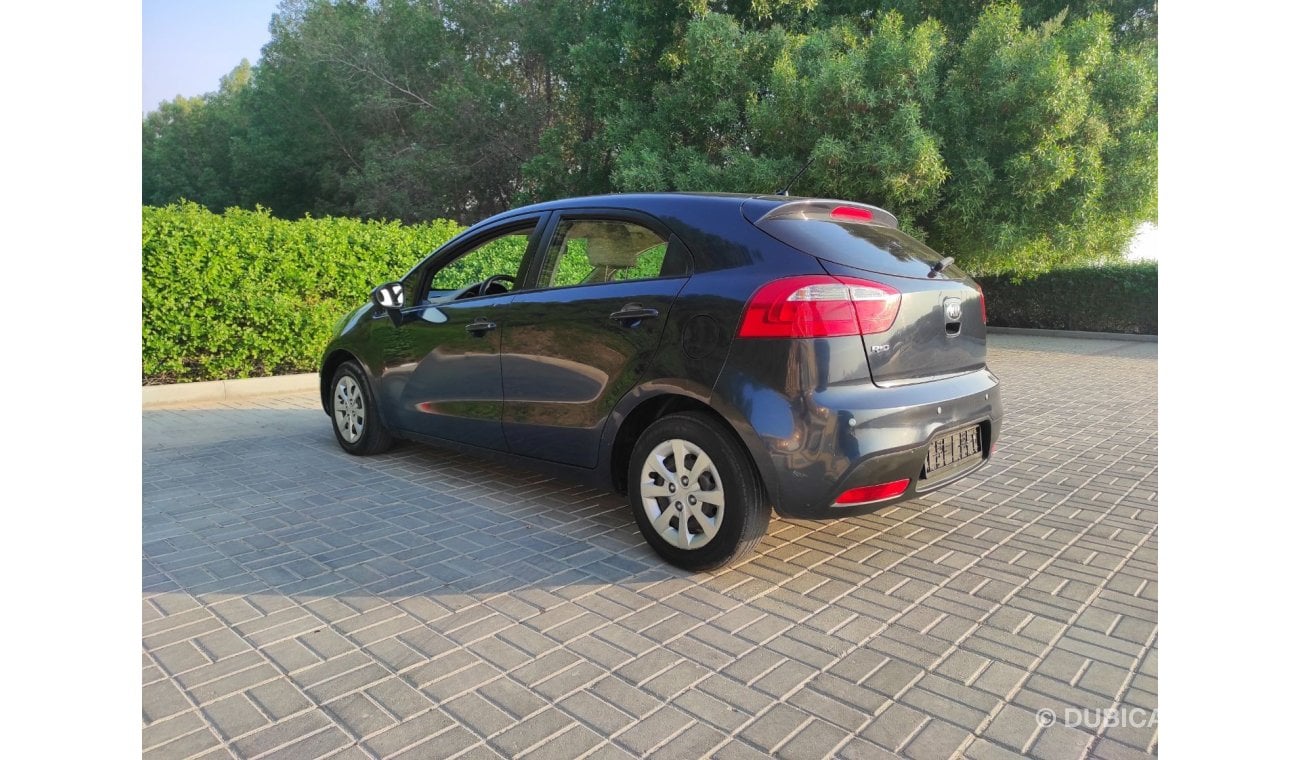 Kia Rio Kia Rio 2015 1.4 Gcc full automatic