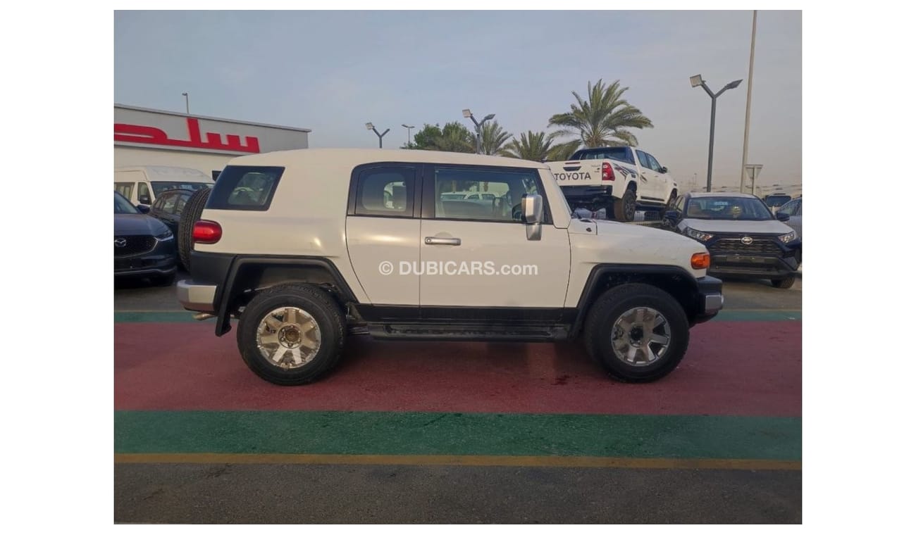 Toyota FJ Cruiser Toyota FJ Cruiser 2023 White color 4WD 4.0L petrol